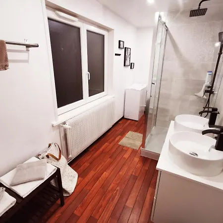 Au Bretzel Dore - Centre Historique شقة كولمار